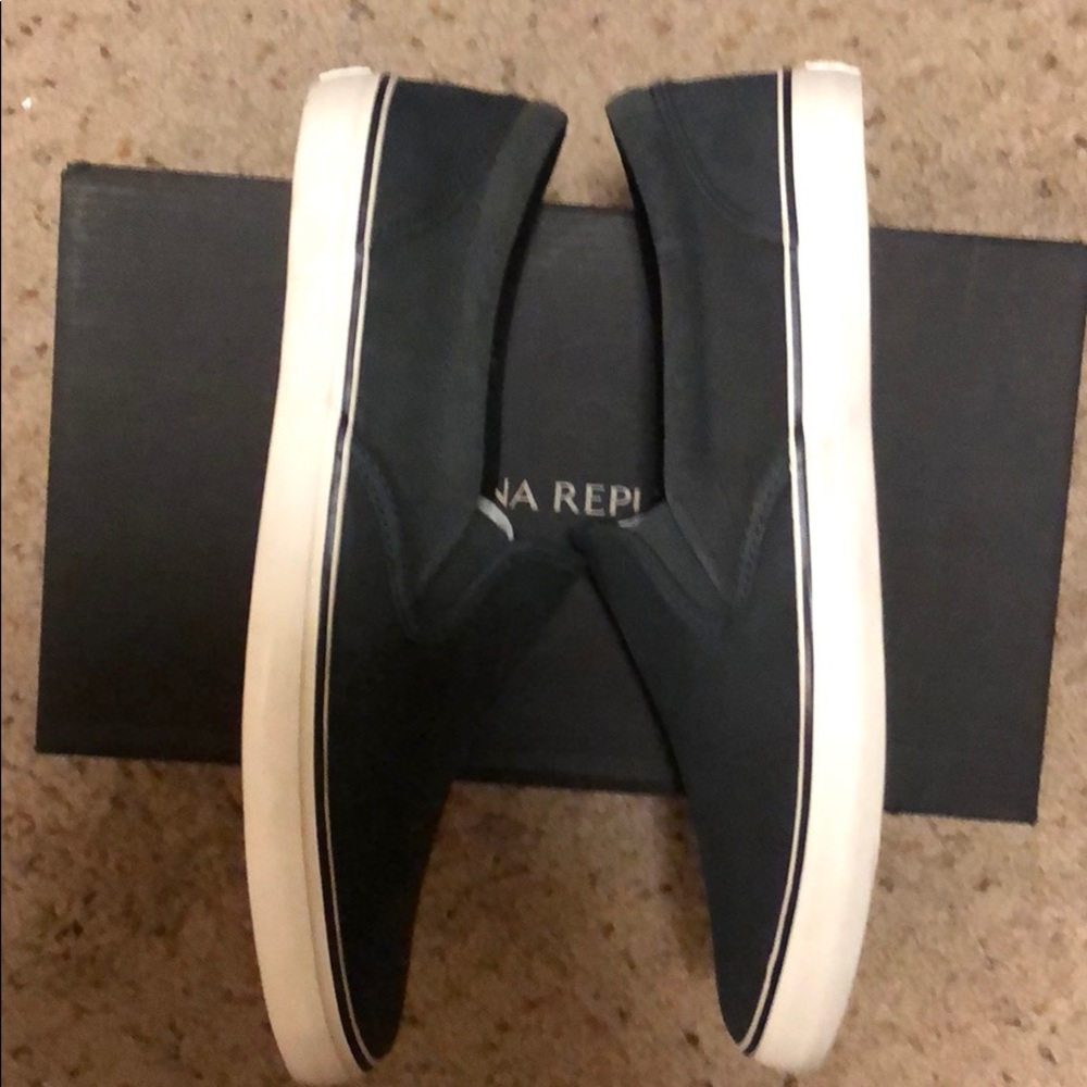 Shoes - Picture 2 of 5